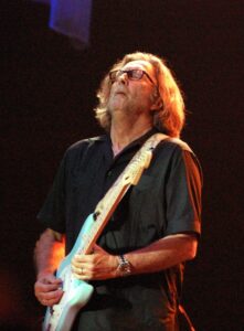 eric clapton daphne blue stratocaster stadthalle vienna austria june 2010