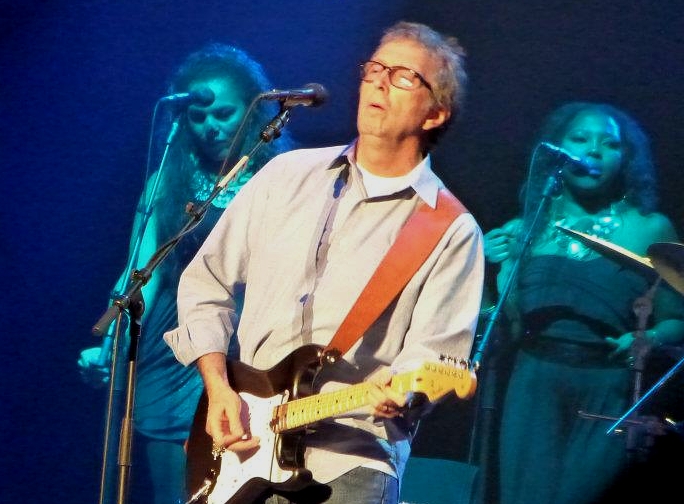 Eric Clapton with backing vocalists Michelle John & Sharon White - 26 Nov 2011