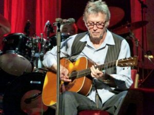 Eric Clapton at Nippon Budokan 6 Dec 2011 (Photo: Hiro Kamei)